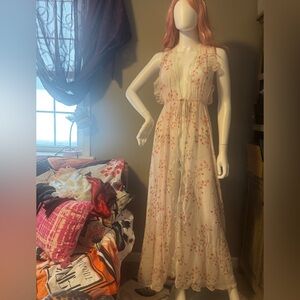 Victoria’s Secret long lacy pale pink rose bud pattern lingerie/ robe